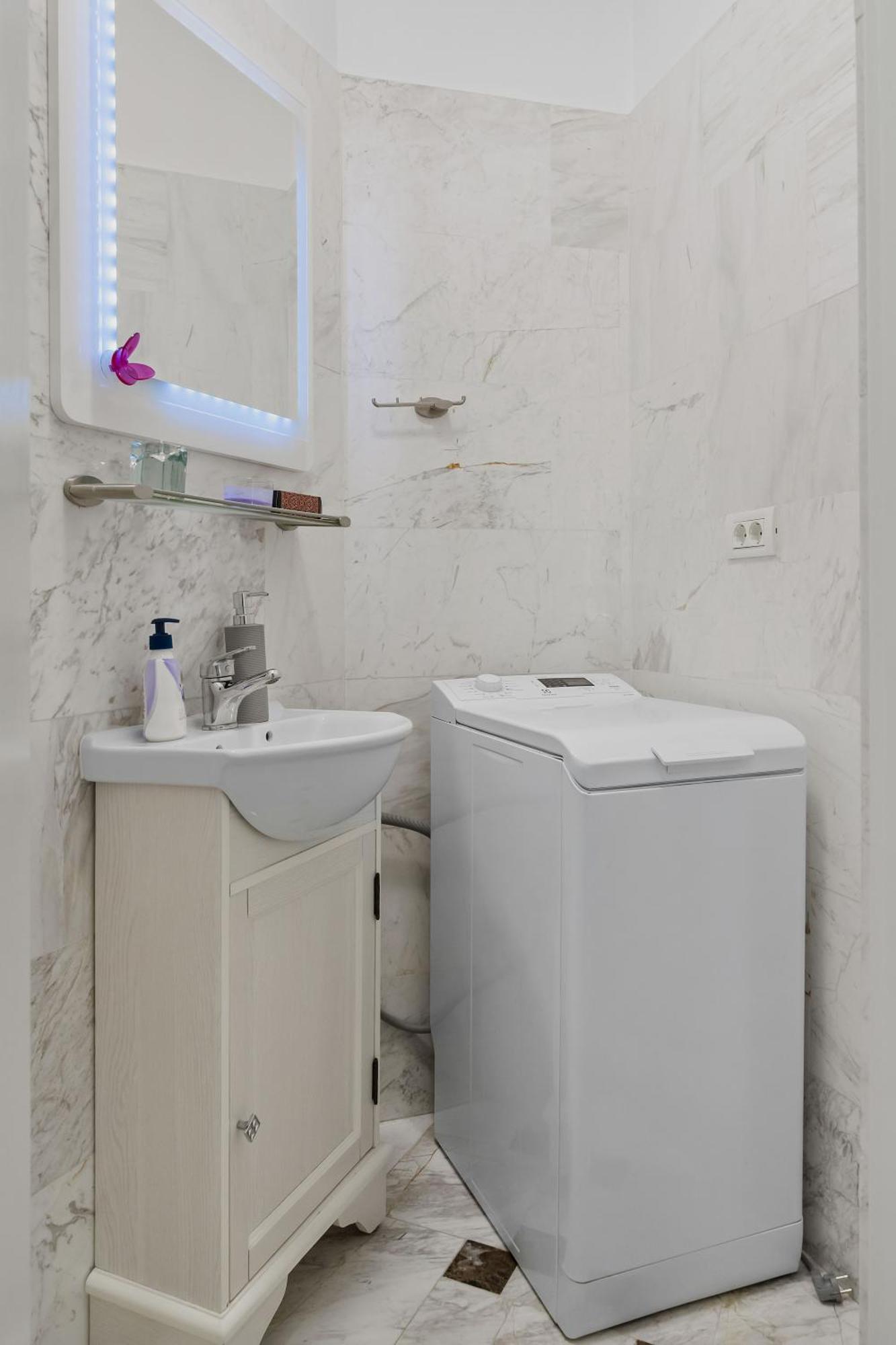 Sweet Luxury Three Rooms Apartment City Center Universitate Бухарест Екстер'єр фото
