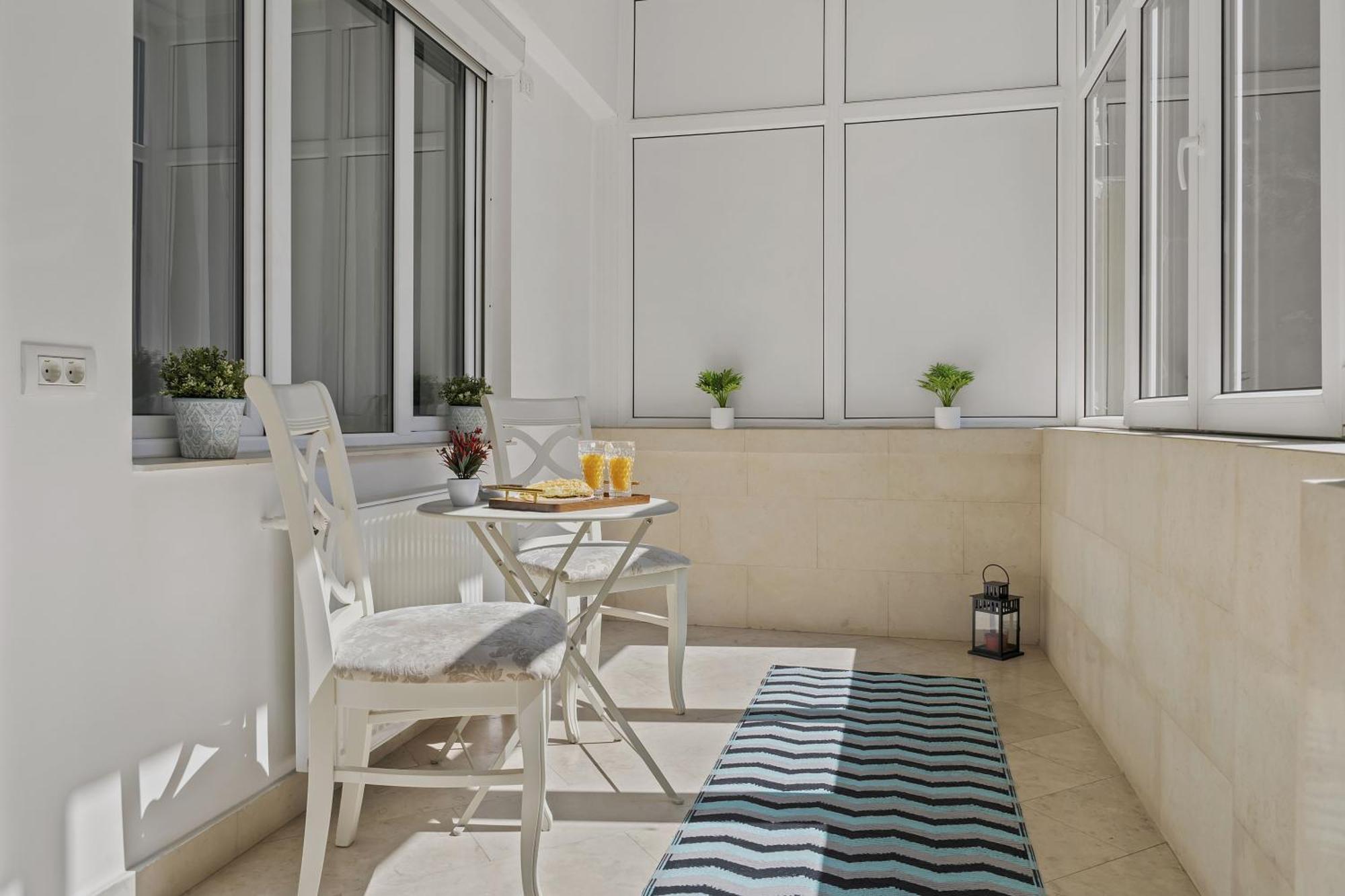Sweet Luxury Three Rooms Apartment City Center Universitate Бухарест Екстер'єр фото